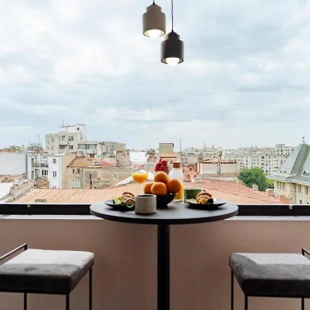 Center - 180 View - Terrace Apartman