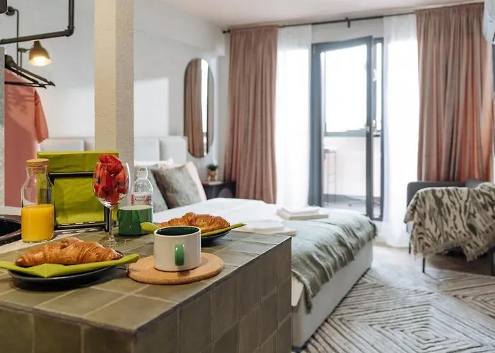 Center - 180 View - Terrace Apartman