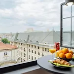 Apartment Center - 180 View - Terrace