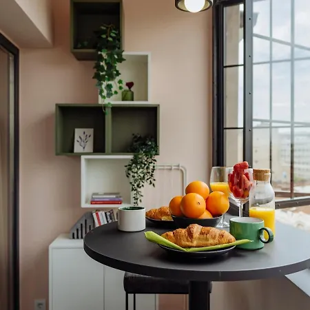 Center - 180 View - Terrace