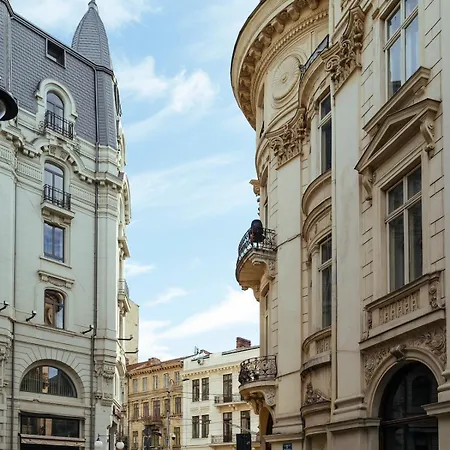 Apartment Center - 180 View - Terrace *