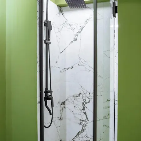 Center - 180 View - Terrace