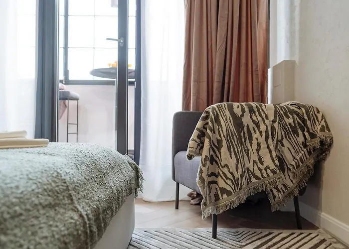 Center - 180 View - Terrace *