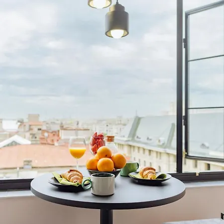 Center - 180 View - Terrace