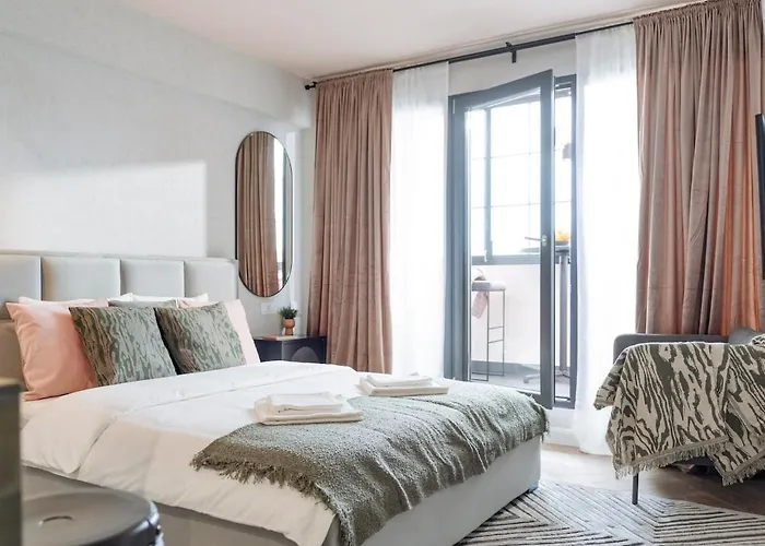 Center - 180 View - Terrace بوخارست