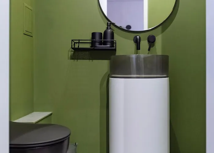 Center - 180 View - Terrace شقة *