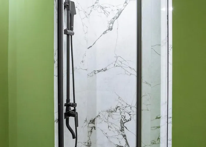 Center - 180 View - Terrace